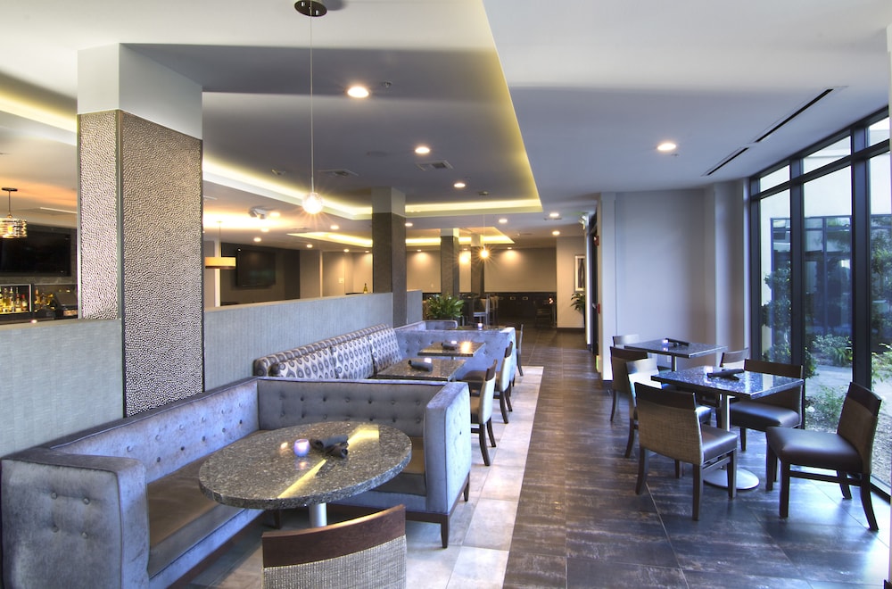 Staybridge Suites Carlsbad/San Diego 32/73