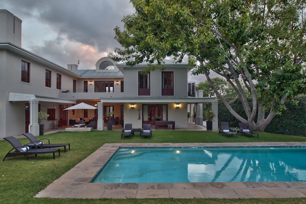 Nova Constantia Boutique Residence 3/70