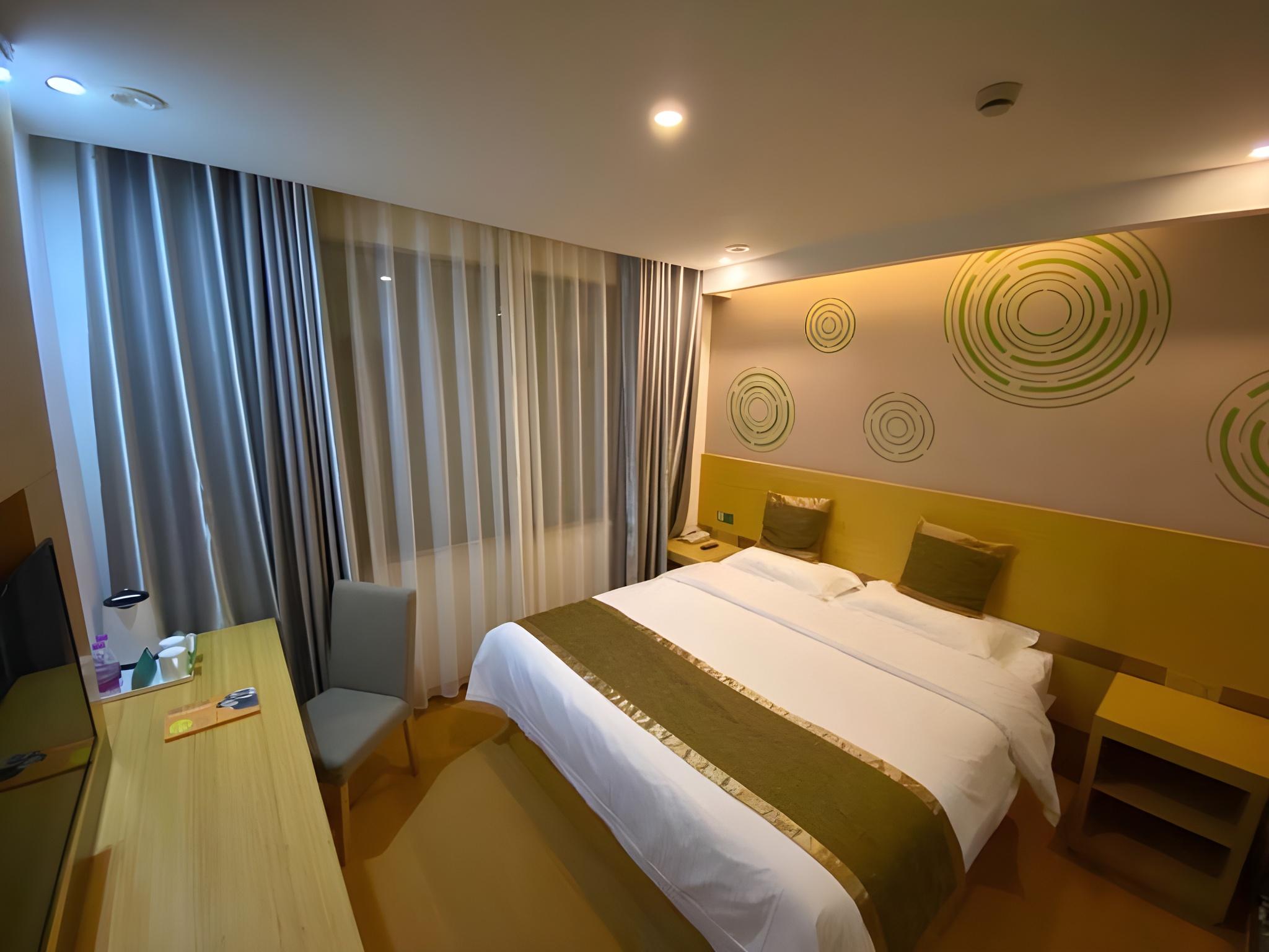 BUSINESS, QUEEN BED