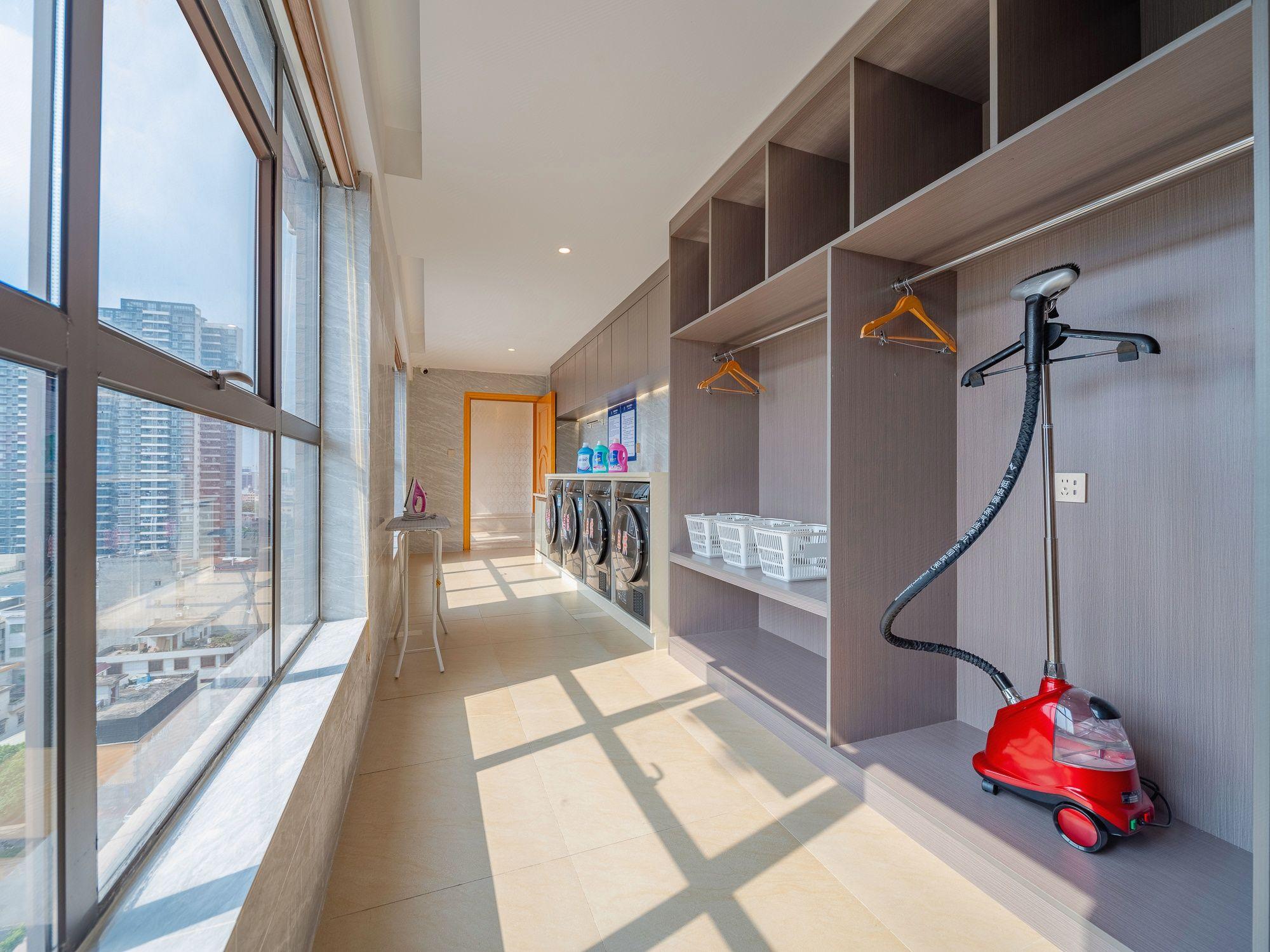 Vienna Hotel (Dongguan Dongkeng Wenge) 35/37