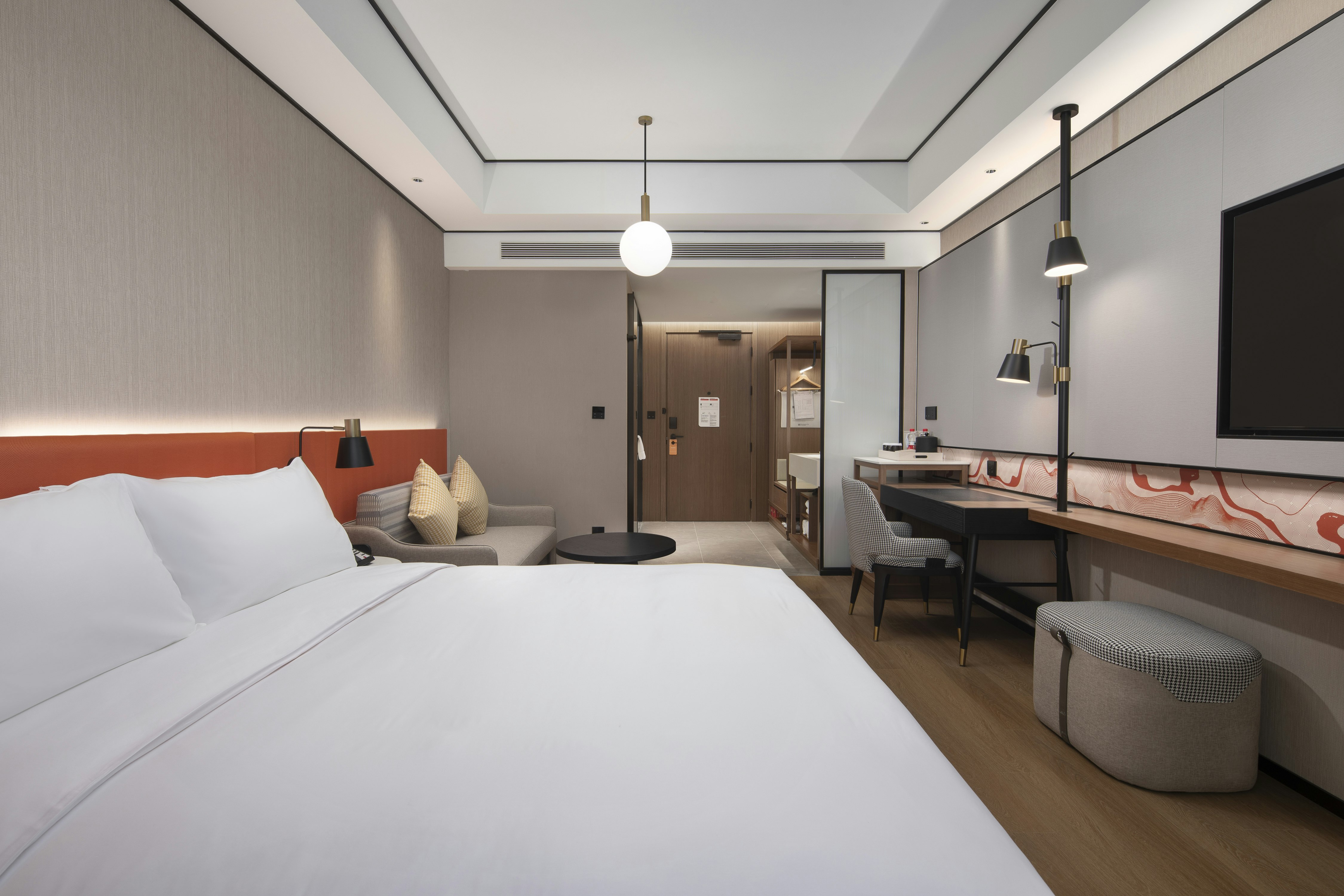 GUEST ROOM, KING BED
