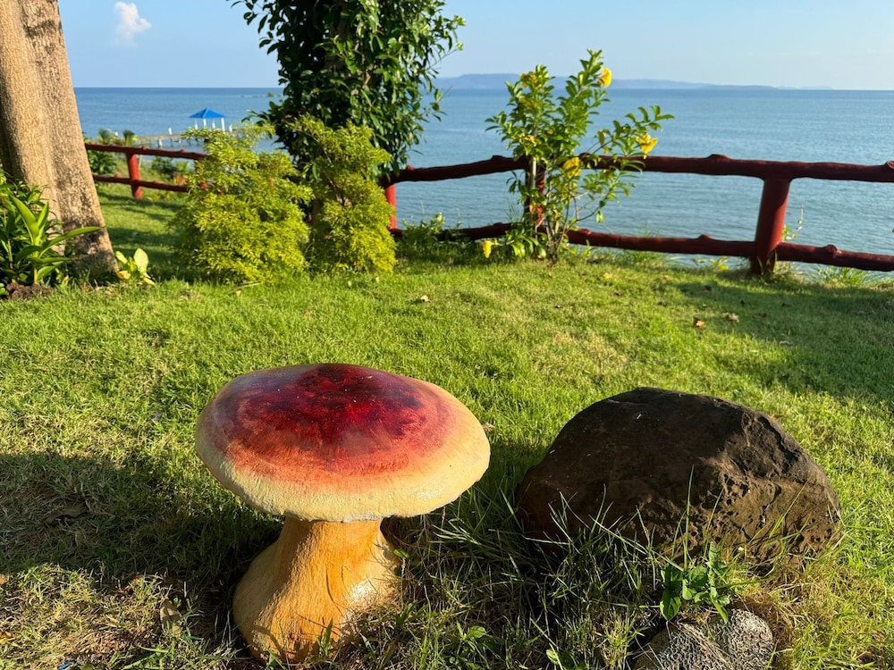 Koh Mak Buri Hut Natural Resort 48/74