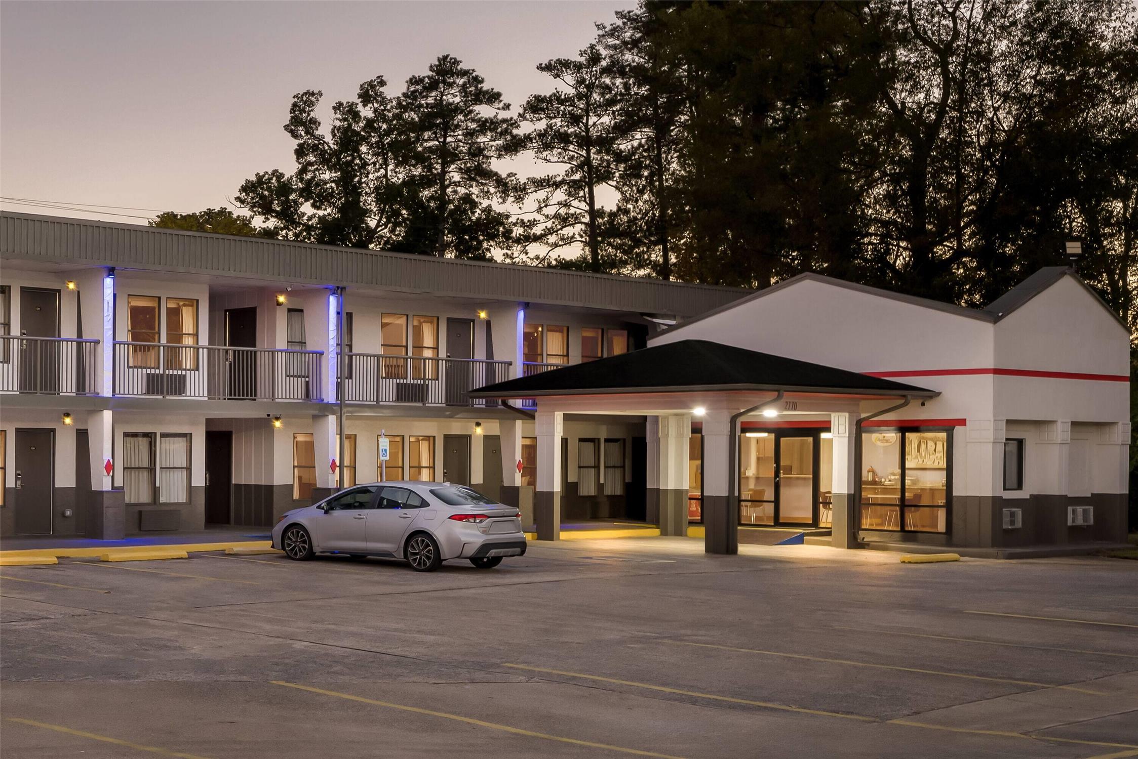 Super 8 By Wyndham Gadsden Al 22/32