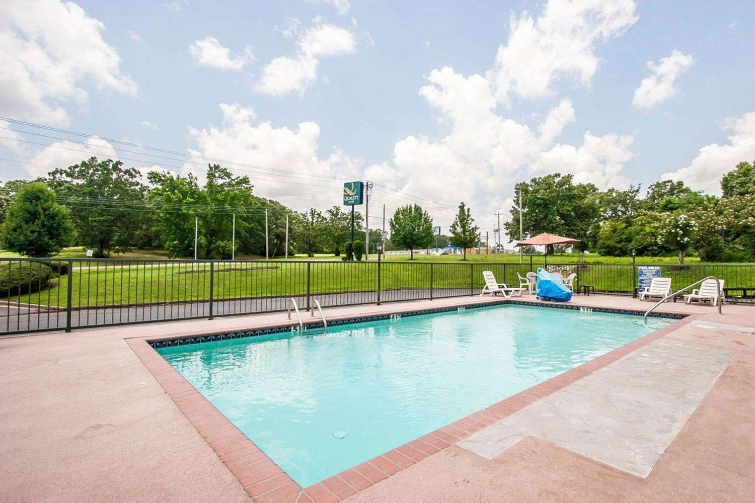 Quality Inn Savannah South 34/40