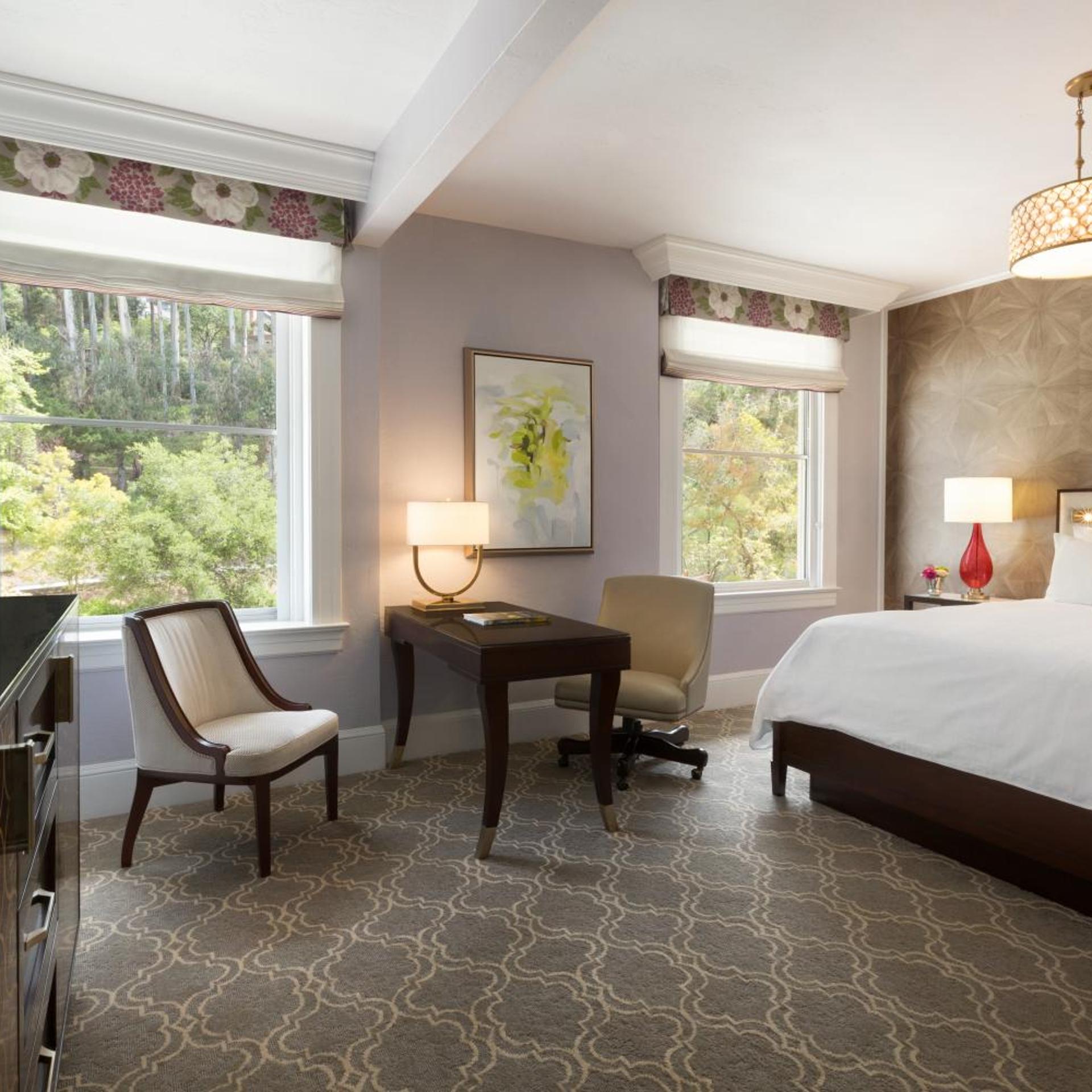 1 Bedroom, Suite, King Bed, Sofa, Claremont Resort & Club 2/10