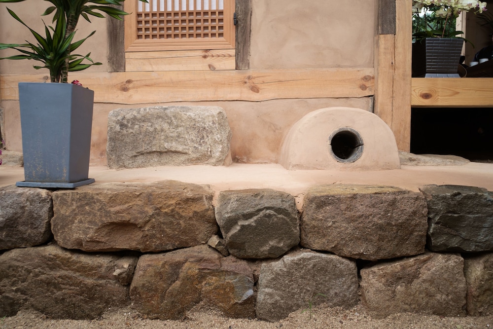 Jukheon Traditional House 14/50