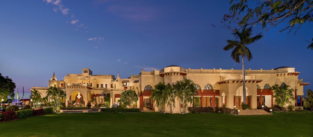 Noor Us Sabah Palace 5/45