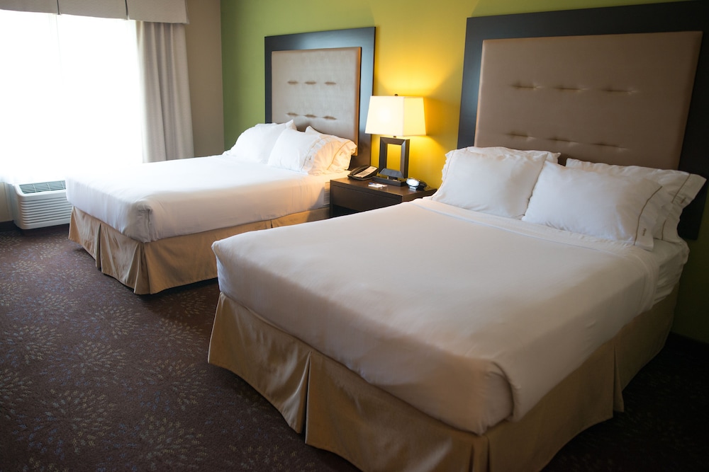Holiday Inn Express Hotel & Suites Northwood 17/71