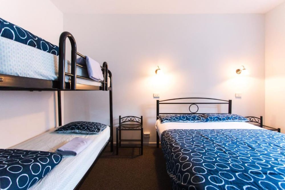 YHA Hobart Central 15/33
