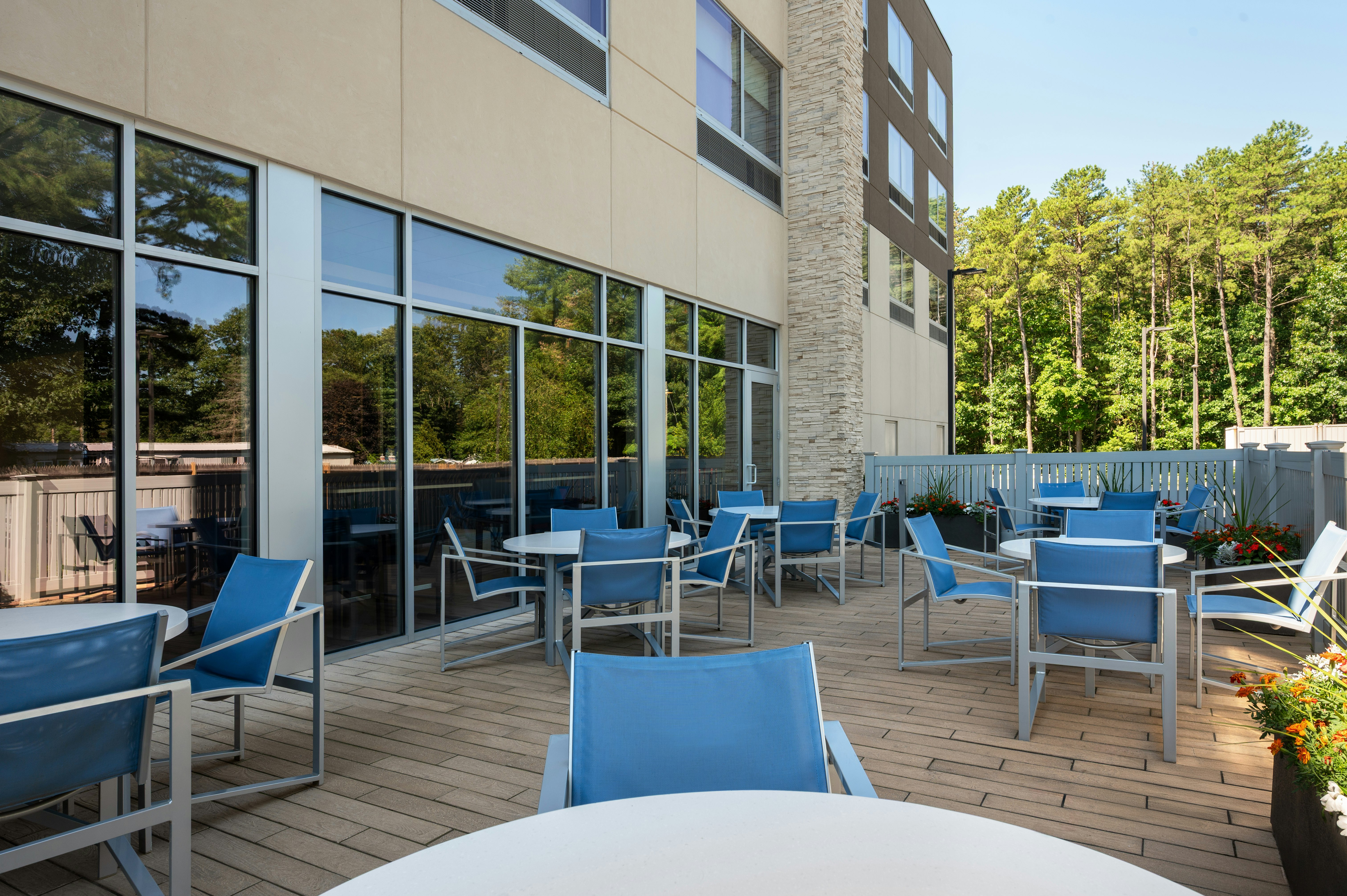 Holiday Inn Express & Suites Queensbury - Lake George Area 48/71