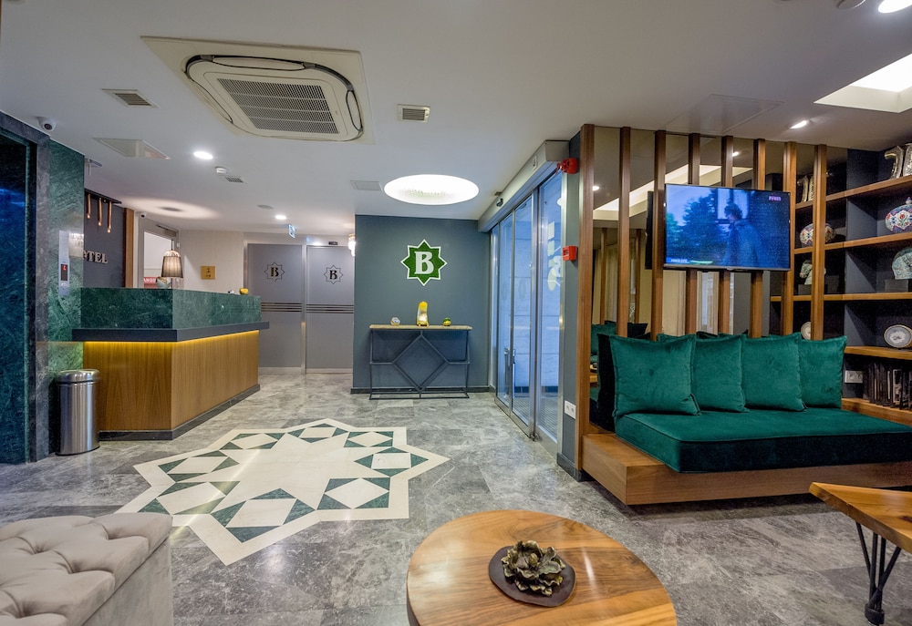 Bizim Hotel 9/64