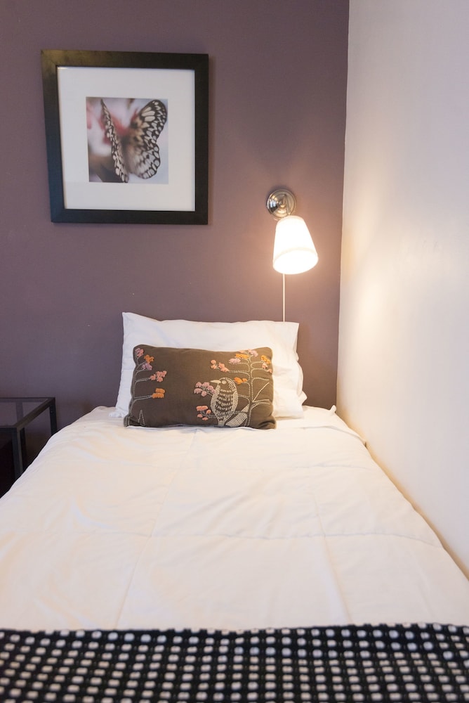Camas Hotel 24/74