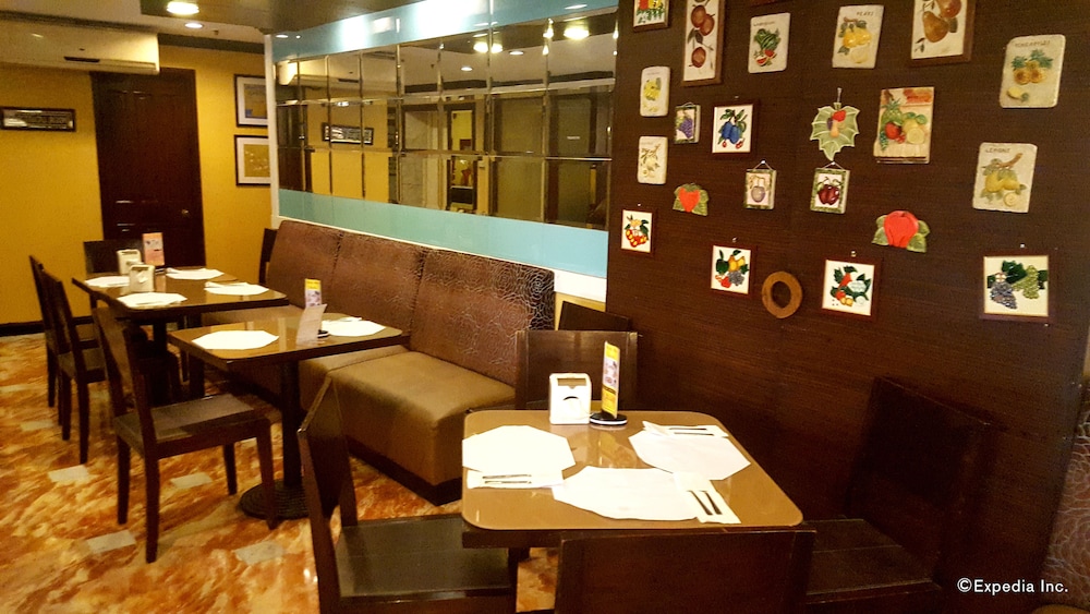 Lourdes Family Suites Makati powered by Cocotel 32/41