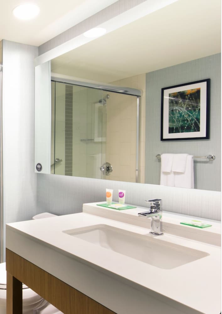غرفة بسريرين كوين مع أريكة لذوي الإعاقة، Hyatt Place Charleston - Historic District 7/8