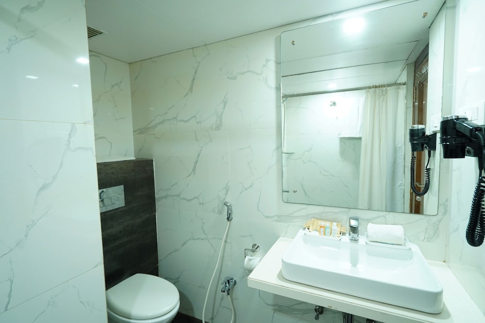 Hotel Mayura 40/50
