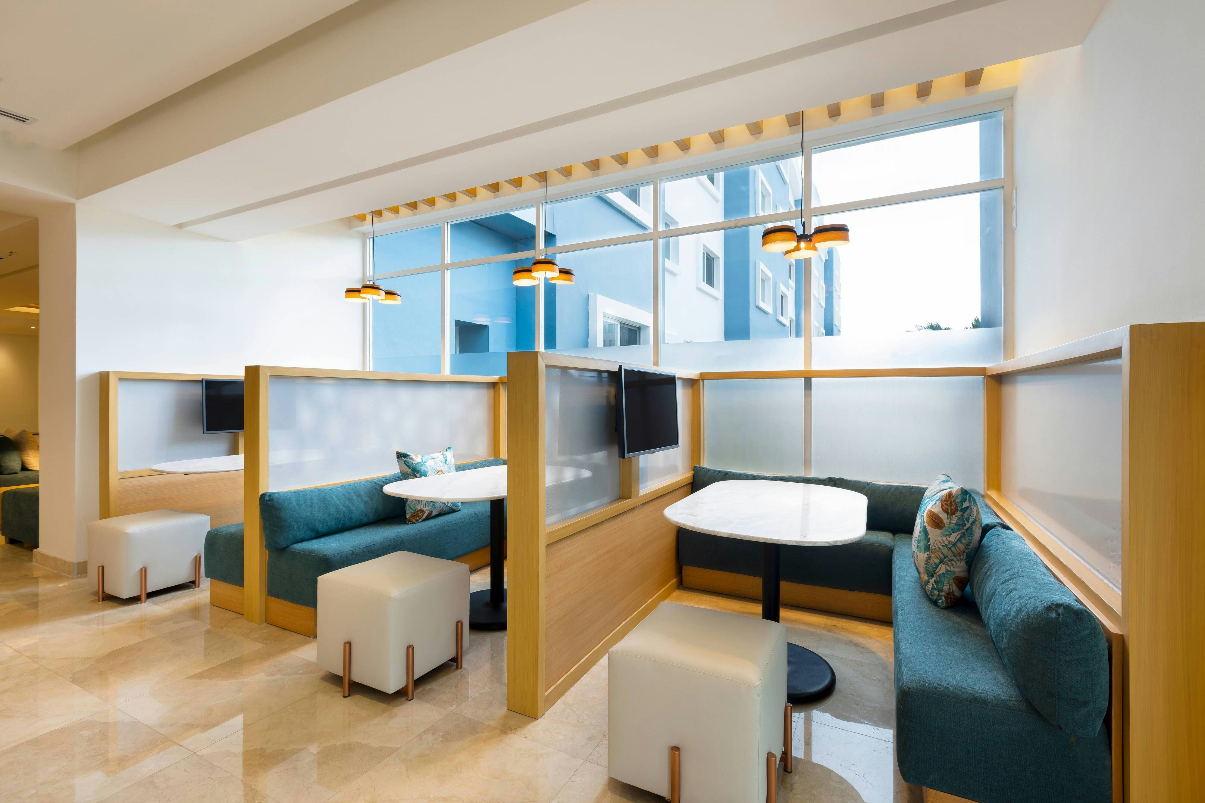 Courtyard by Marriott Cancun Airport 10/19