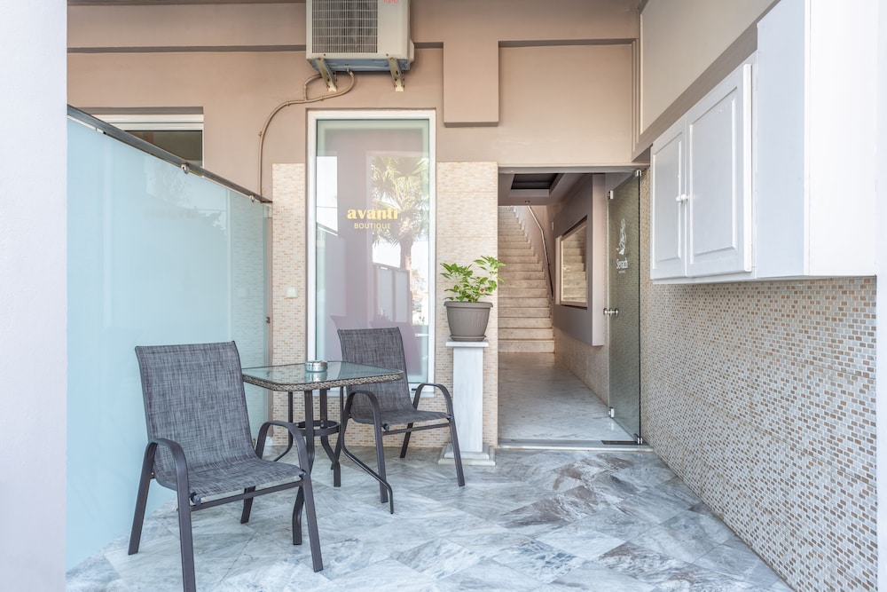 Sevach apartments 8/77