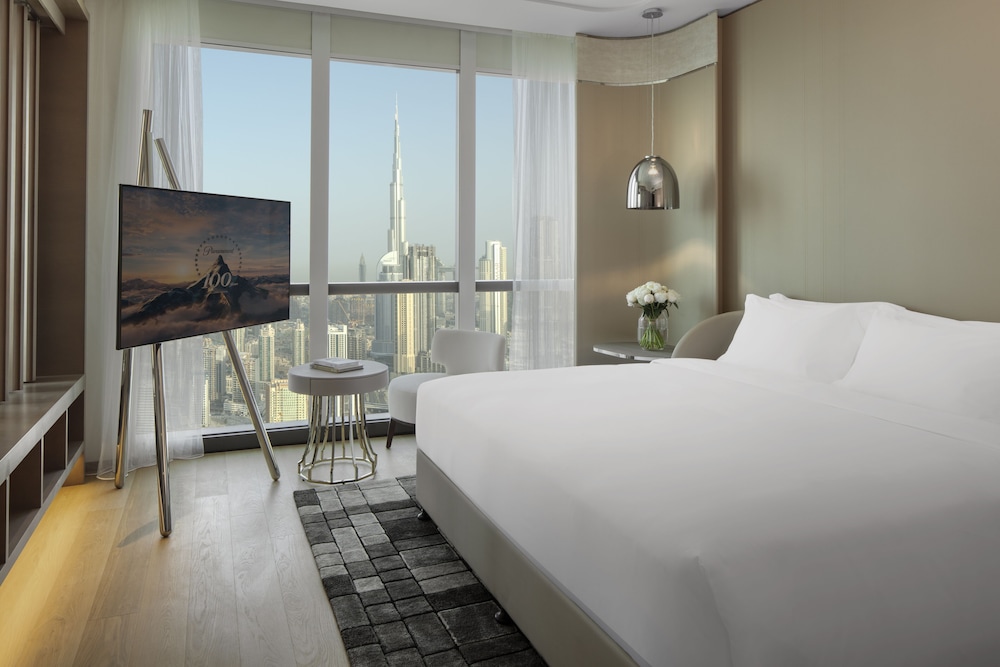 Paramount Hotel Dubai 6/72