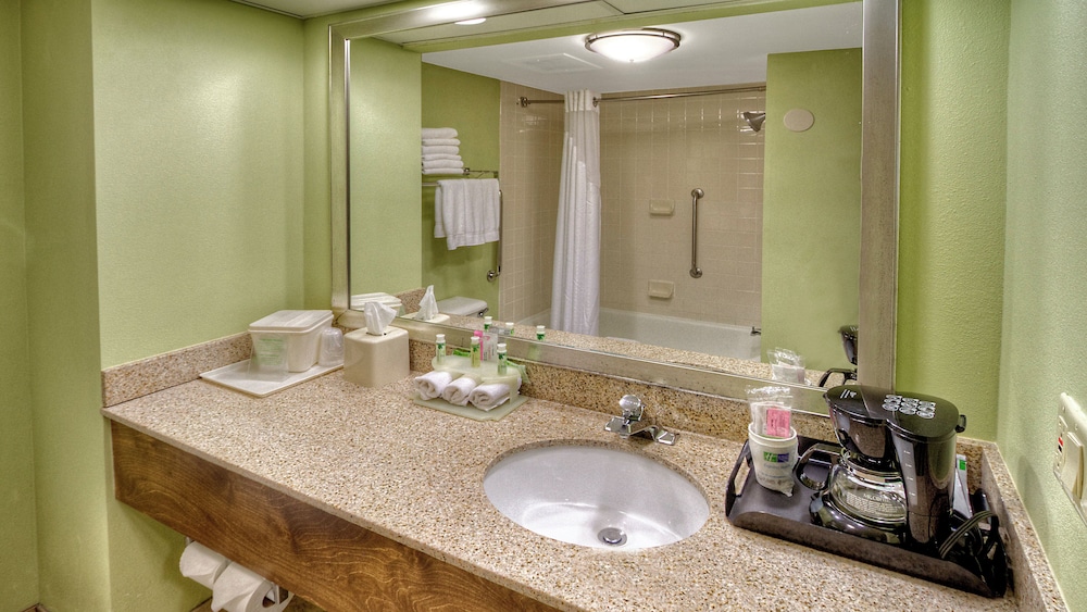 غرفة قياسية بسريرين مزدوجين لذوي الإعاقة، Holiday Inn Express Greenville 7/10