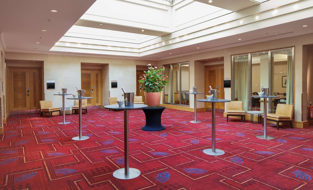 Hilton London Paddington 43/84