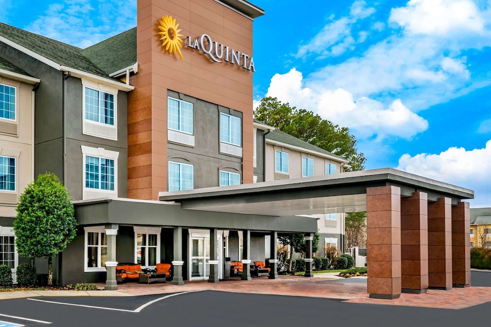 La Quinta Inn And Suites By Wyndham Cookeville 1/35