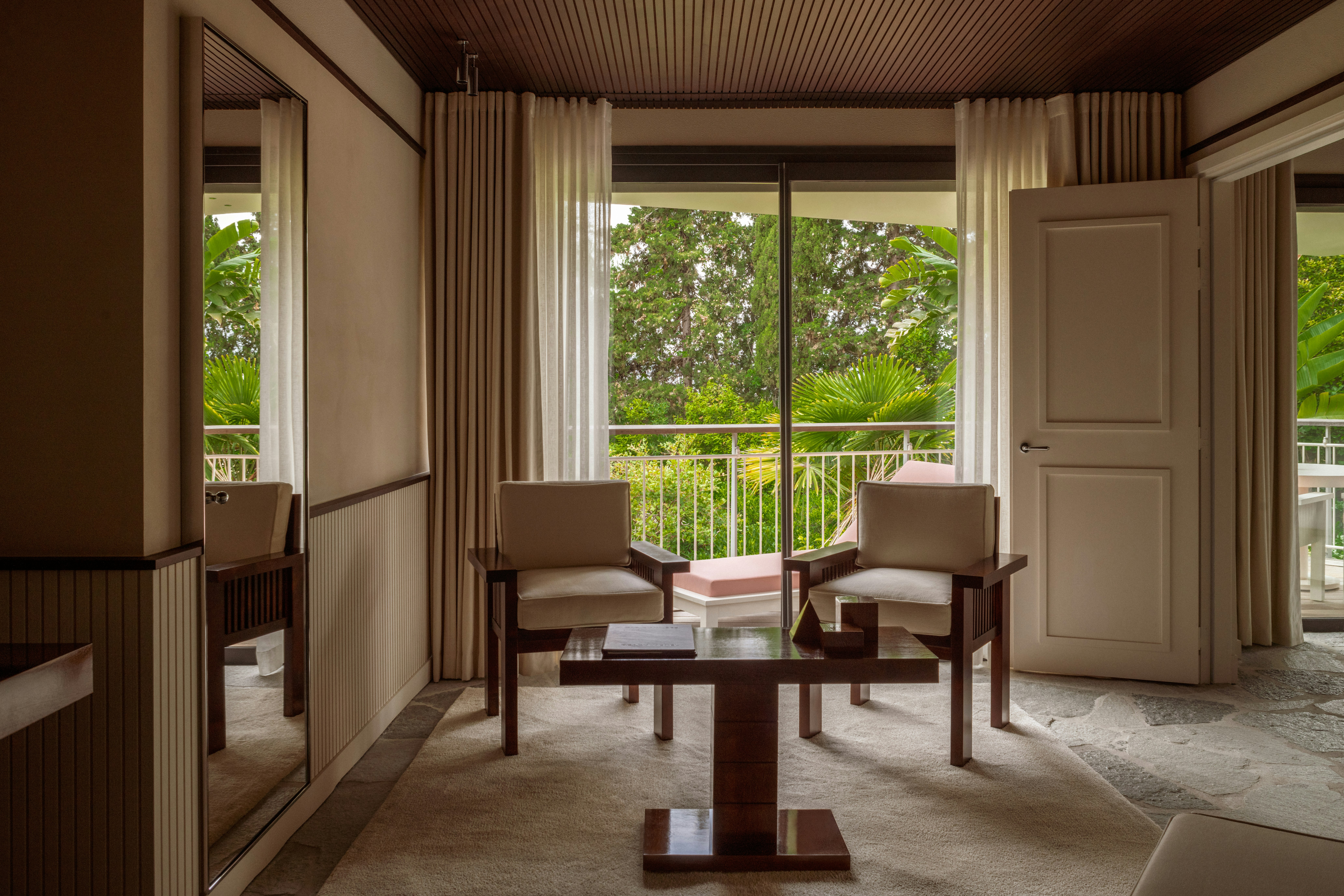 Cap D' Antibes Beach Hotel 35/45