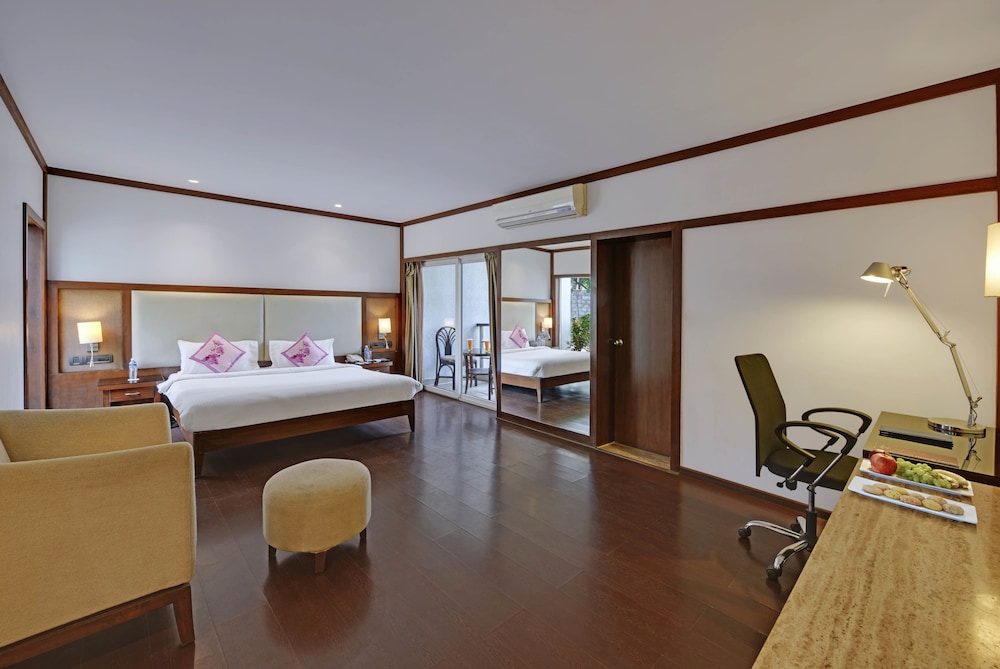 Royal Orchid Resort & Convention Centre Bangalore 8/34