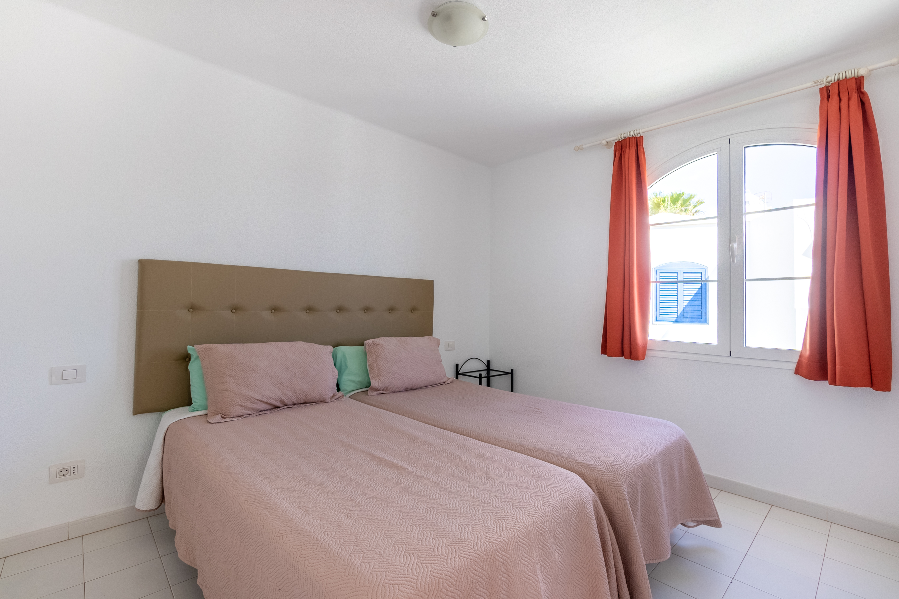 1 BEDROOM, APARTMENT