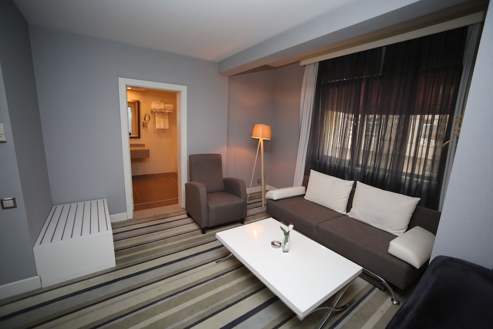 Grand Nora Hotel 29/49