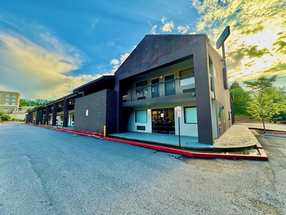 Premier Extended Stay 7/9