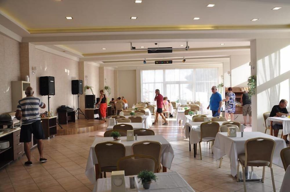 Sempati Hotel 28/44