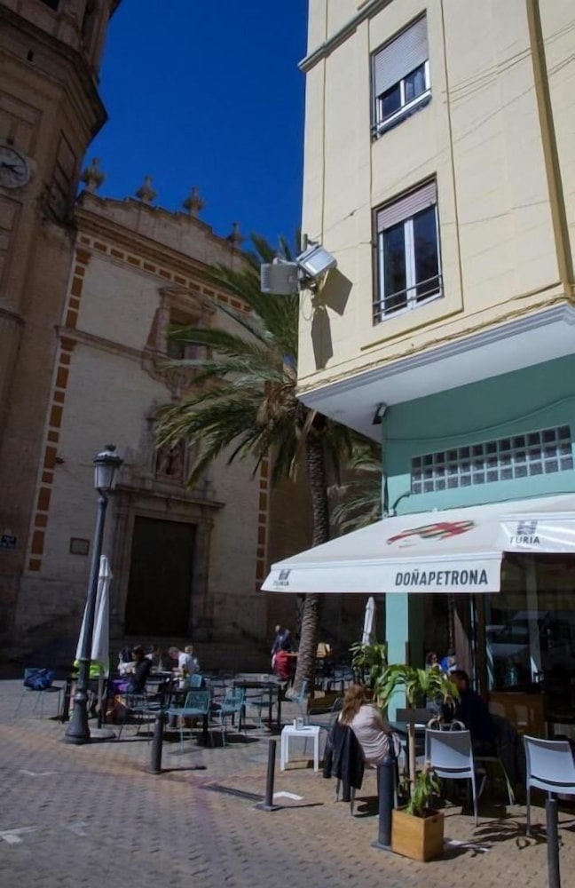 RUSSAFA YOUTH HOSTEL 48/54