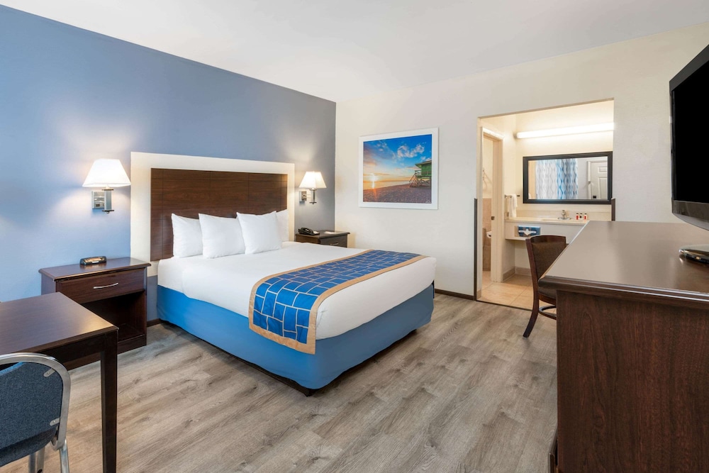 Days Inn by Wyndham Grants 6/22