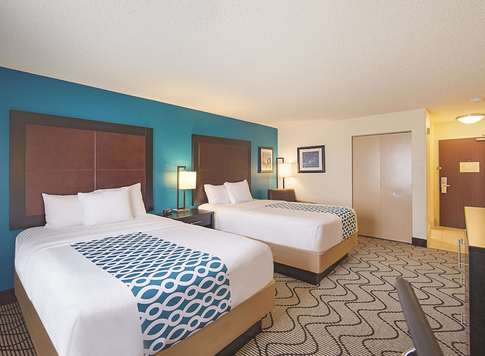 La Quinta Inn & Suites by Wyndham Central Point - Medford 18/48