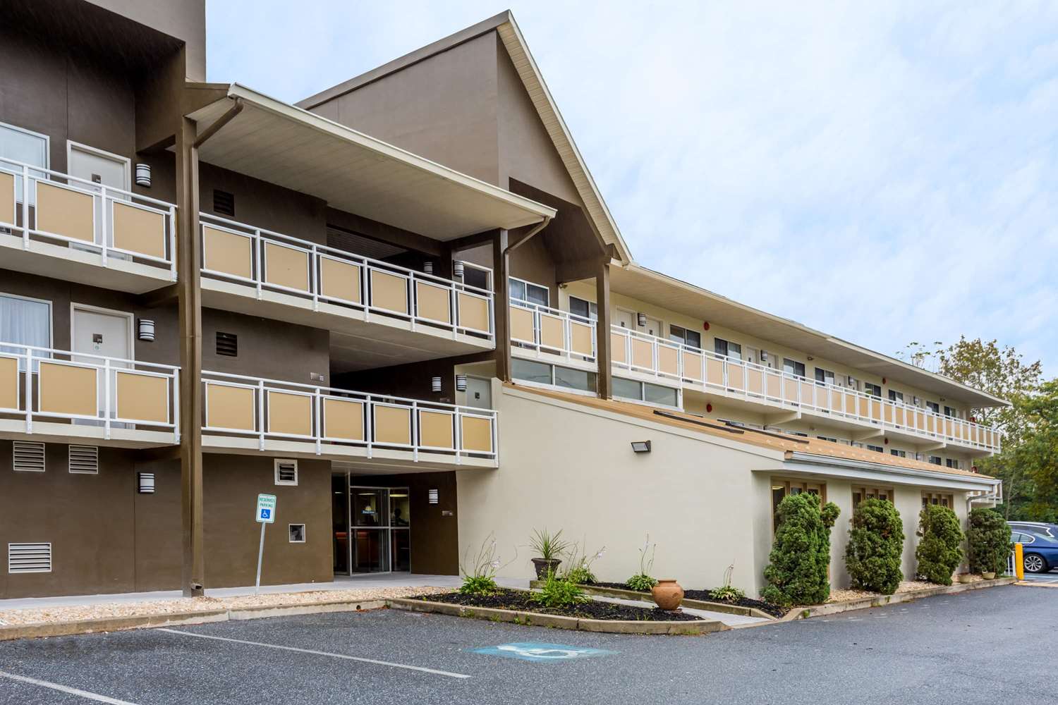 Days Inn by Wyndham Harrisburg North 31/32