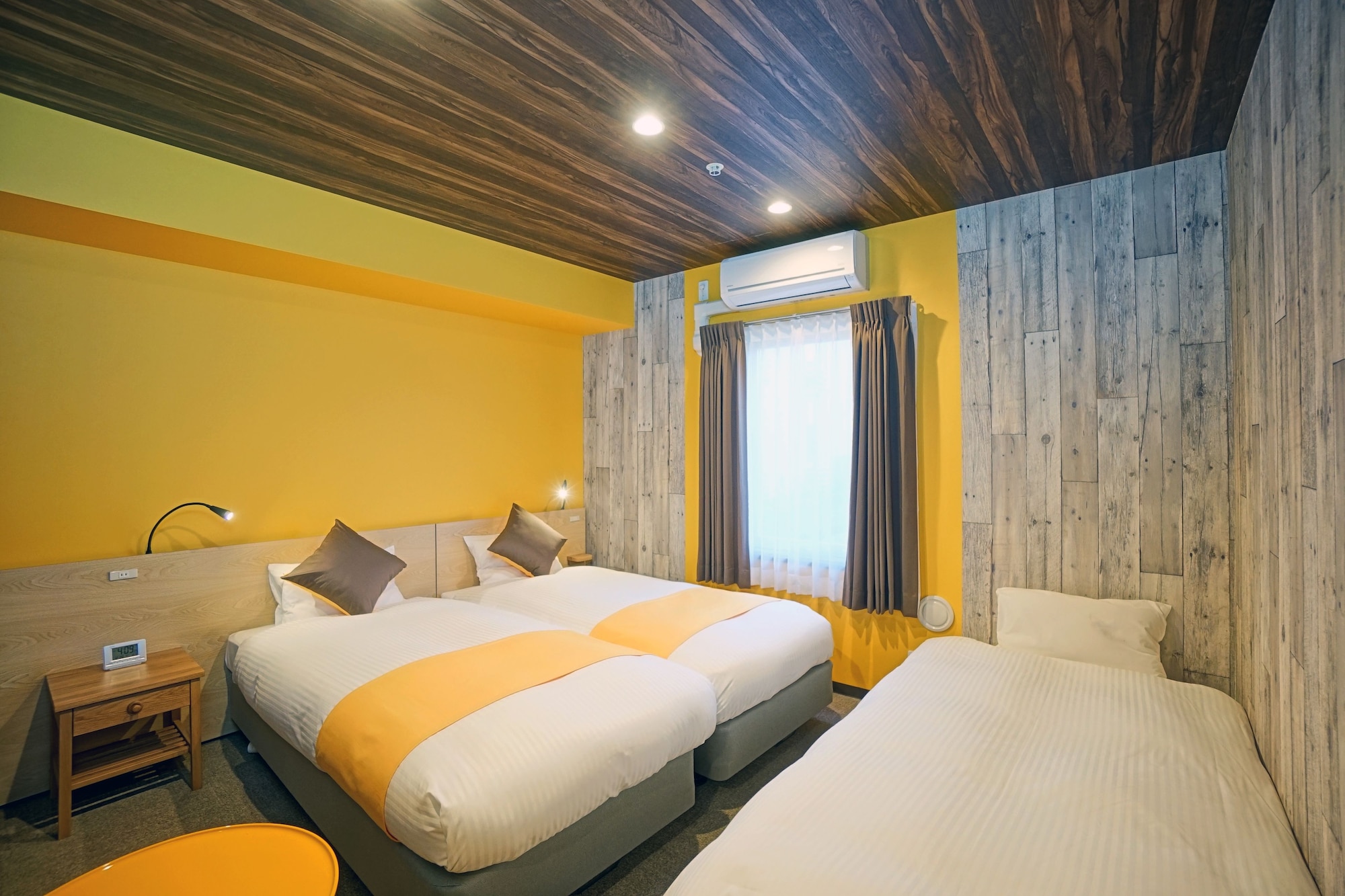STANDARD, TRIPLE, TWIN BEDS, SOFA