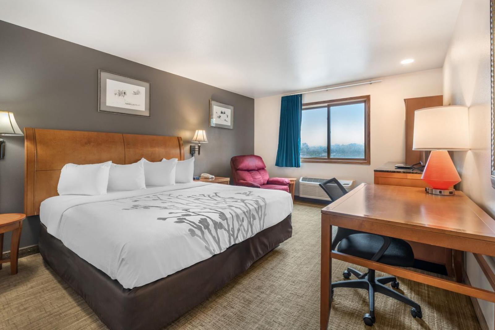 Colstrip Inn and Suites 16/44