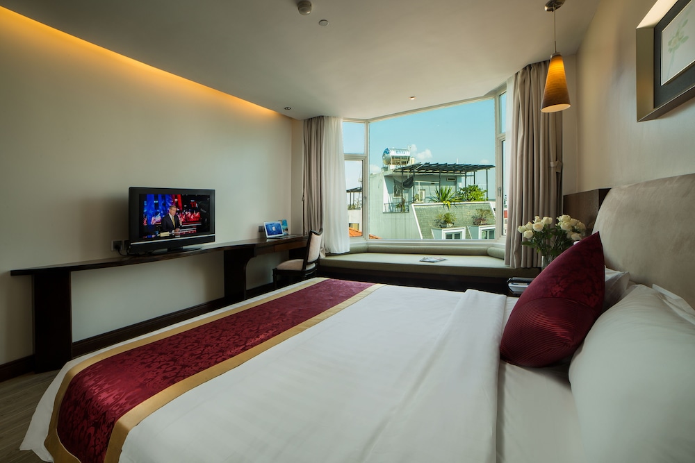 SUPERIOR, KING BED, CITY VIEW