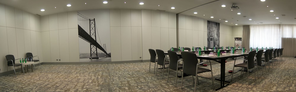 Mercure Lisboa 12/73