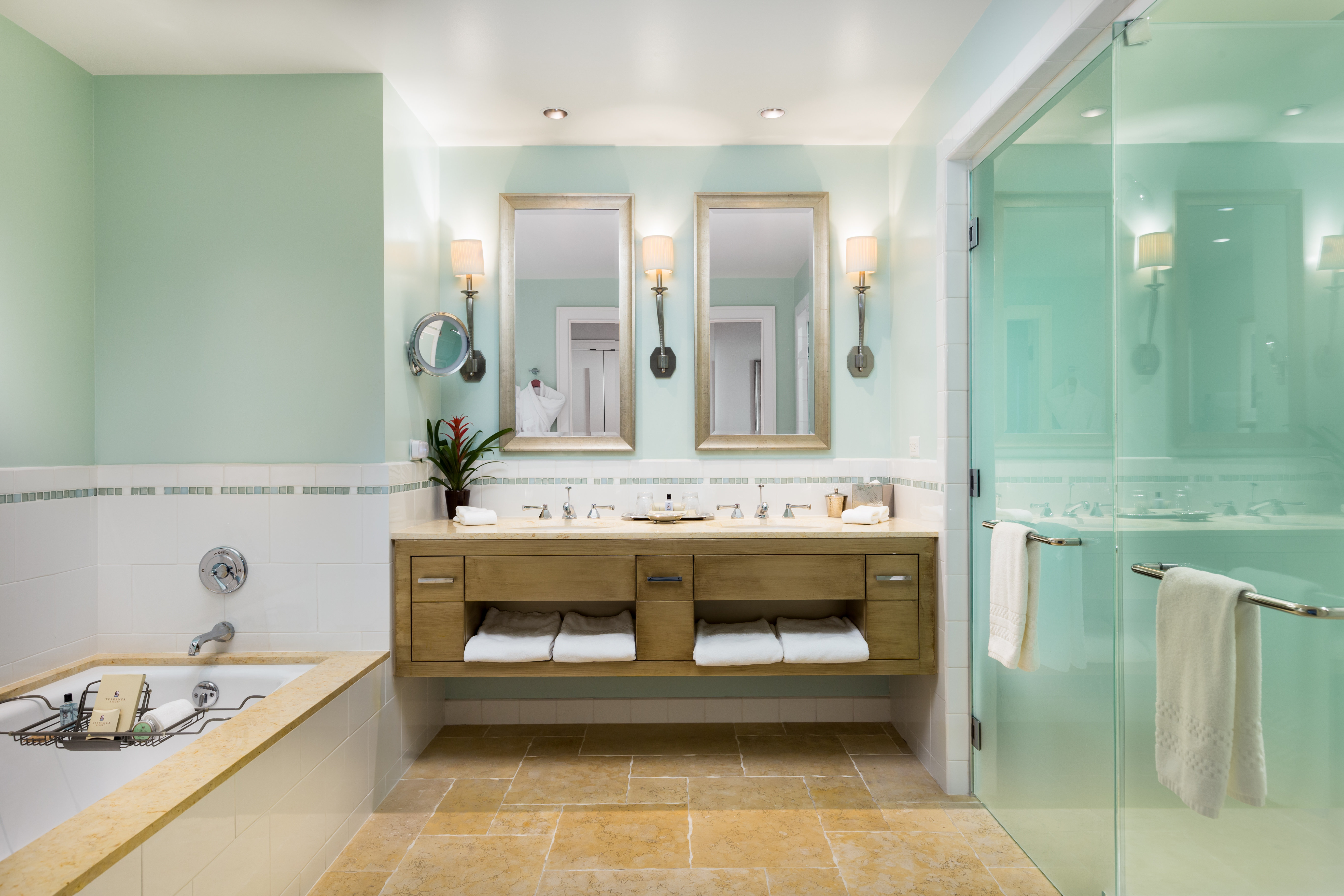 Suite, Ocean Front