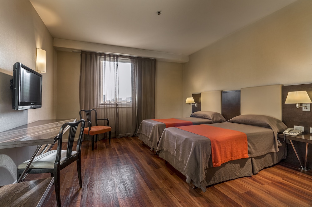 ROOM, TWIN BEDS