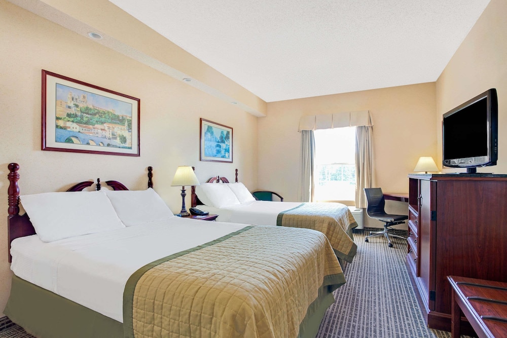 Baymont by Wyndham Pearl 6/24