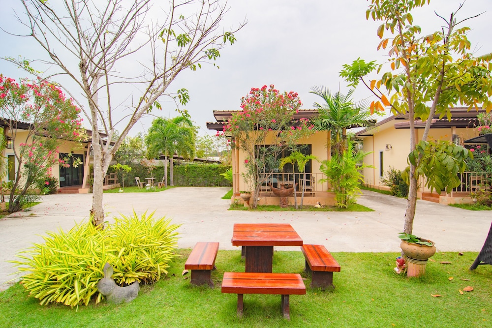 Nawang Resort 42/45