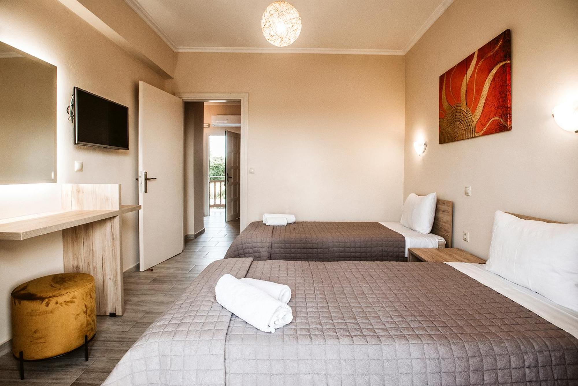 Potamos Apartments 7/20