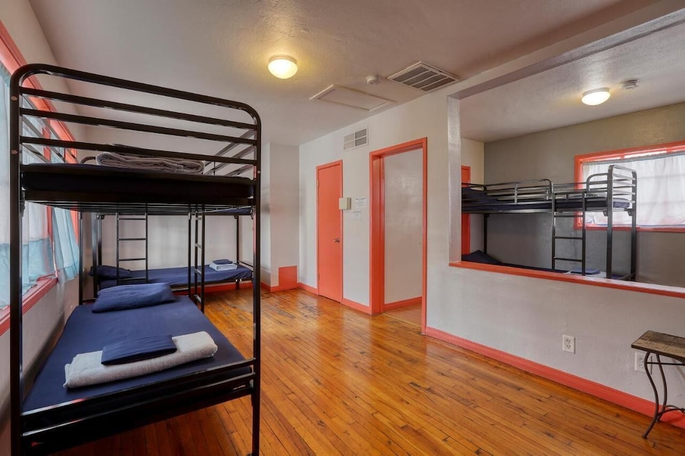 Sin City Hostel 25/50