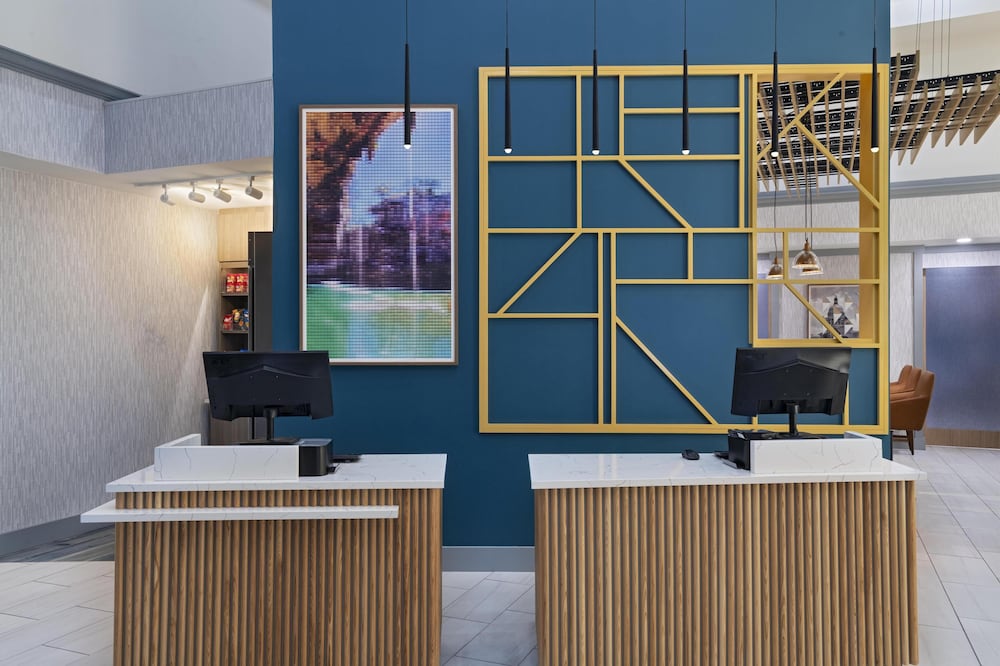 Hyatt Place Austin/Arboretum 7/69