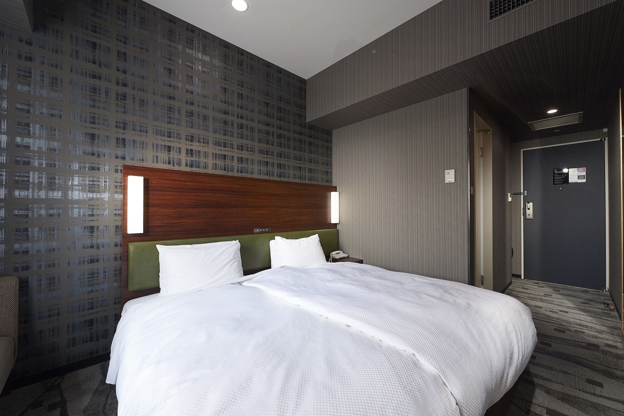 ECONOMY, TWIN BEDS, SMOKING