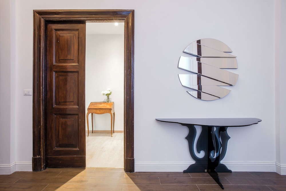 Prestigious Apartment Via Barberini 26/50