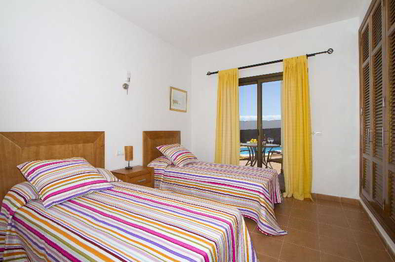 Villas Blancas 2/22