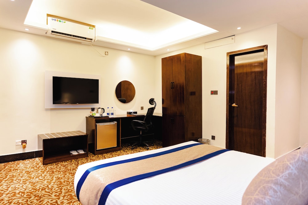 Marco Polo Dhaka 23/37
